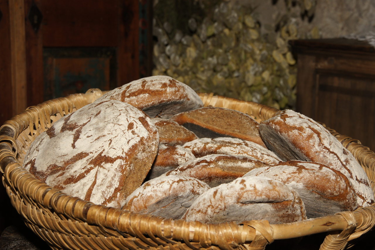 selber gebackenes Brot (jeden Freitag frisch)